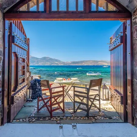 Neosikos Amazing Beach House In Milos Island * Klima (Milos)